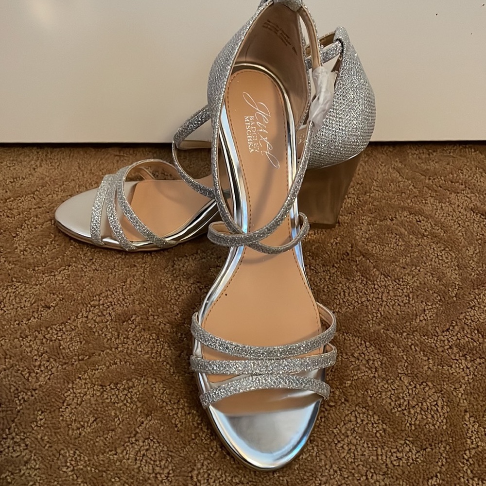 Badgley Mischka Hunt Silver Wedges